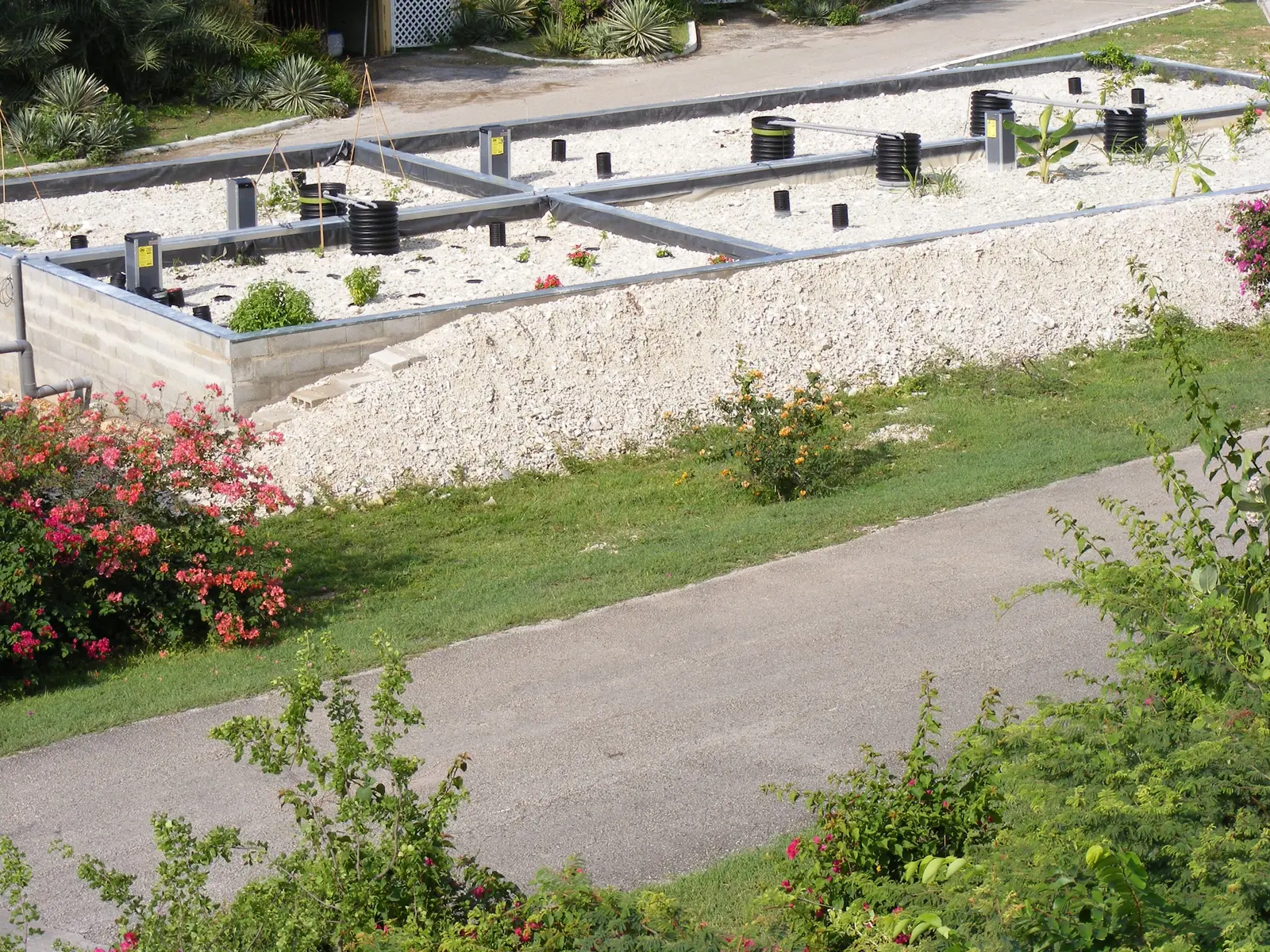 Constructed wetland water treatment system